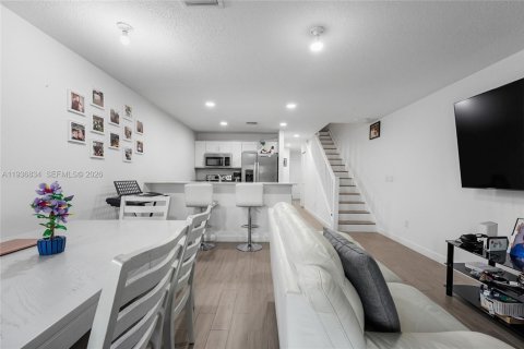 Townhouse in Riviera Beach, Florida 3 bedrooms, 121.79 sq.m. № 2054930 - photo 6