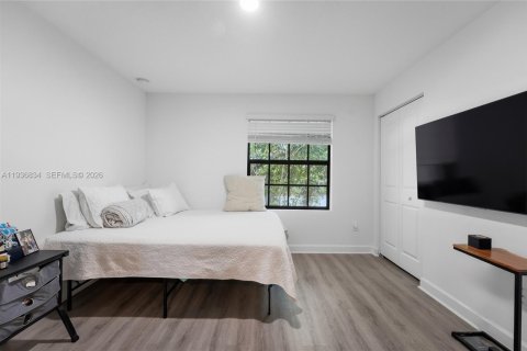 Townhouse in Riviera Beach, Florida 3 bedrooms, 121.79 sq.m. № 2054930 - photo 13