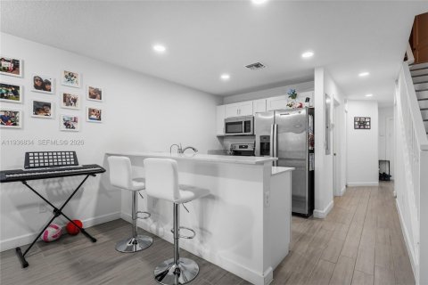 Townhouse in Riviera Beach, Florida 3 bedrooms, 121.79 sq.m. № 2054930 - photo 8