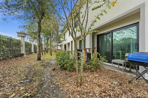 Townhouse in Riviera Beach, Florida 3 bedrooms, 121.79 sq.m. № 2054930 - photo 20