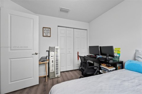 Townhouse in Riviera Beach, Florida 3 bedrooms, 121.79 sq.m. № 2054930 - photo 11