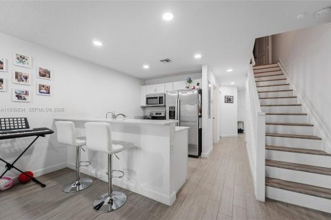 Townhouse in Riviera Beach, Florida 3 bedrooms, 121.79 sq.m. № 2054930 - photo 7