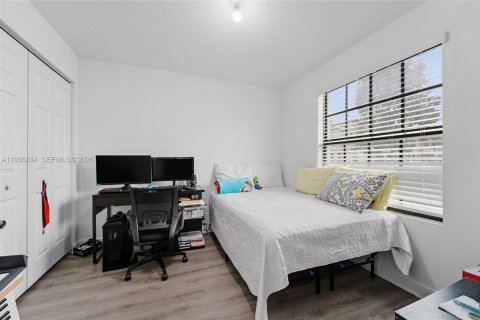 Townhouse in Riviera Beach, Florida 3 bedrooms, 121.79 sq.m. № 2054930 - photo 10