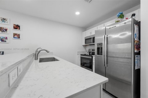 Townhouse in Riviera Beach, Florida 3 bedrooms, 121.79 sq.m. № 2054930 - photo 9