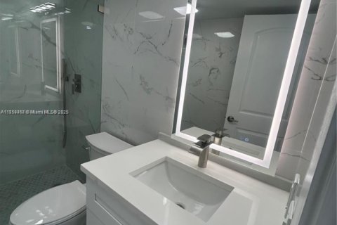 Condo in Delray Beach, Florida, 2 bedrooms  № 2020995 - photo 9