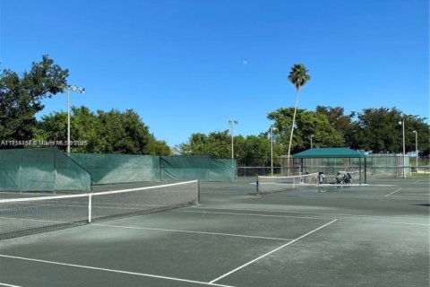 Condo in Delray Beach, Florida, 2 bedrooms  № 2020995 - photo 18