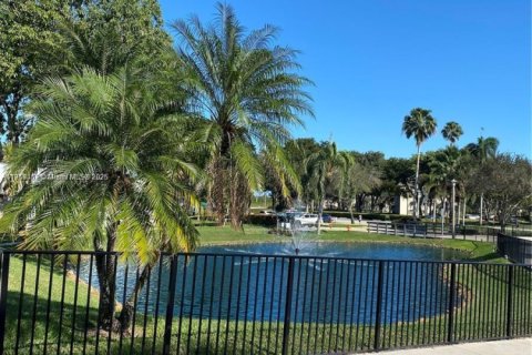 Condo in Delray Beach, Florida, 2 bedrooms  № 2020995 - photo 19
