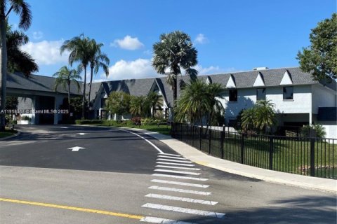 Condo in Delray Beach, Florida, 2 bedrooms  № 2020995 - photo 20