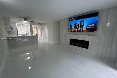 Condo in Delray Beach, Florida, 2 bedrooms  № 2020995 - photo 7