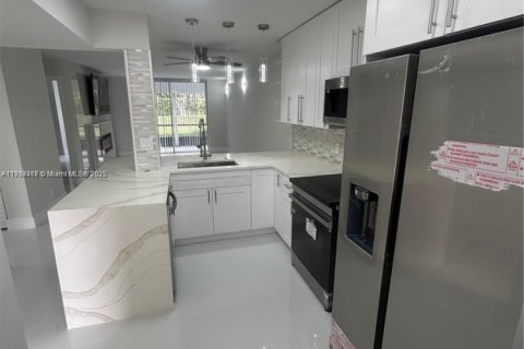 Condo in Delray Beach, Florida, 2 bedrooms  № 2020995 - photo 6