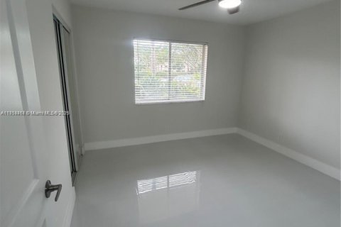 Condo in Delray Beach, Florida, 2 bedrooms  № 2020995 - photo 11