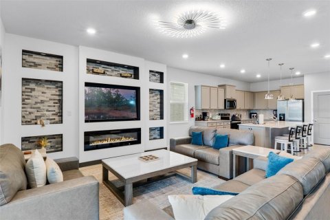 Casa en venta en Clermont, Florida, 8 dormitorios, 374.77 m2 № 1902353 - foto 5