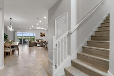 Casa en venta en Clermont, Florida, 8 dormitorios, 374.77 m2 № 1902353 - foto 2