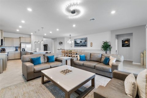 Casa en venta en Clermont, Florida, 8 dormitorios, 374.77 m2 № 1902353 - foto 10