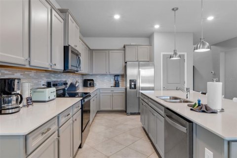 Casa en venta en Clermont, Florida, 8 dormitorios, 374.77 m2 № 1902353 - foto 16