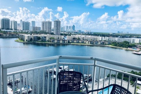 Кондоминиум с 1 спальней в Авентура, Флорида № 2013077