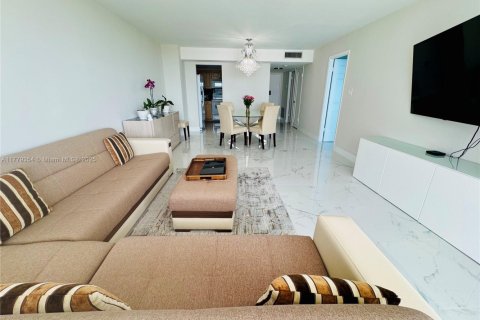 Купить кондоминиум в Авентура, Флорида 1 спальня, 93.37м2, № 2013077 - фото 2