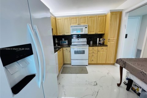 Купить кондоминиум в Авентура, Флорида 1 спальня, 93.37м2, № 2013077 - фото 14