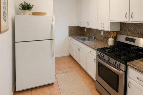 Casa en alquiler en Saint Petersburg, Florida, 4 dormitorios, 227.42 m2 № 2113086 - foto 3