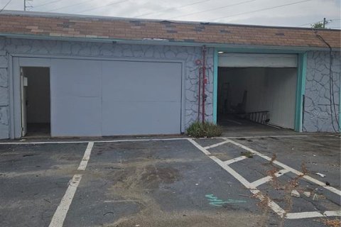 Propiedad comercial en alquiler en Clearwater, Florida, 151.06 m2 № 1769630 - foto 2