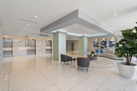 Condominio en venta en Aventura, Florida, 2 dormitorios, 121.98 m2 № 1938715 - foto 5