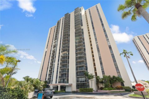 Copropriété à vendre à Aventura, Floride: 2 chambres, 121.98 m2 № 1938715 - photo 1