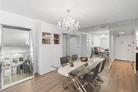 Condominio en venta en Aventura, Florida, 2 dormitorios, 121.98 m2 № 1938715 - foto 27