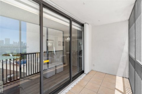 Copropriété à vendre à Aventura, Floride: 2 chambres, 121.98 m2 № 1938715 - photo 25