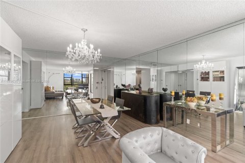 Copropriété à vendre à Aventura, Floride: 2 chambres, 121.98 m2 № 1938715 - photo 21