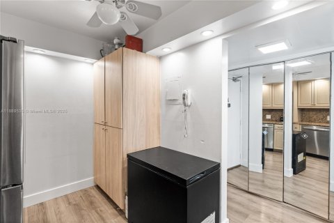 Copropriété à vendre à Aventura, Floride: 2 chambres, 121.98 m2 № 1938715 - photo 12