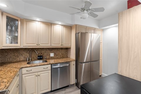 Copropriété à vendre à Aventura, Floride: 2 chambres, 121.98 m2 № 1938715 - photo 10
