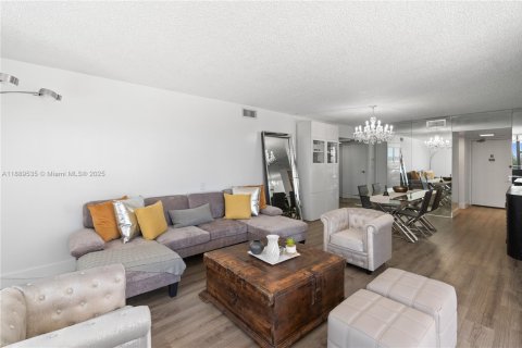 Copropriété à vendre à Aventura, Floride: 2 chambres, 121.98 m2 № 1938715 - photo 19