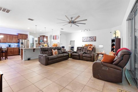 House in DeLand, Florida 4 bedrooms, 283.44 sq.m. № 1894622 - photo 9
