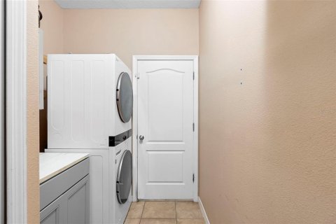 House in DeLand, Florida 4 bedrooms, 283.44 sq.m. № 1894622 - photo 30