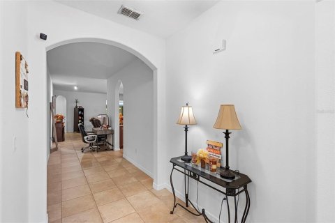 House in DeLand, Florida 4 bedrooms, 283.44 sq.m. № 1894622 - photo 4
