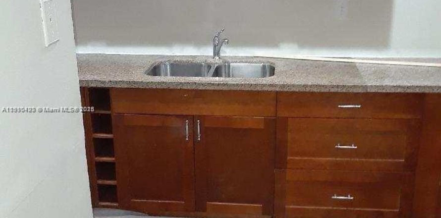 Condo à Hialeah Gardens, Floride, 2 chambres  № 1966590