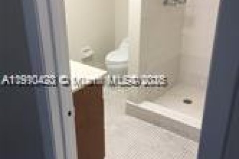 Copropriété à louer à Hialeah Gardens, Floride: 2 chambres, 89.19 m2 № 1966590 - photo 5