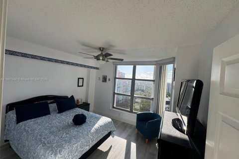 Condominio en venta en Aventura, Florida, 2 dormitorios, 101.36 m2 № 1942005 - foto 10