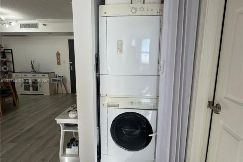 Condominio en venta en Aventura, Florida, 2 dormitorios, 101.36 m2 № 1942005 - foto 12