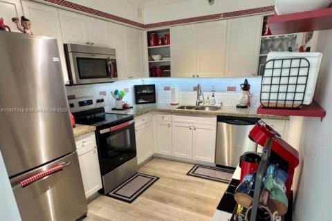 Condominio en venta en Aventura, Florida, 2 dormitorios, 101.36 m2 № 1942005 - foto 2