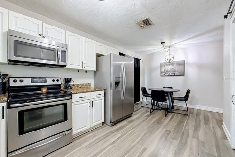 Villa ou maison à vendre à Pinellas Park, Floride: 3 chambres, 110.74 m2 № 2329965 - photo 28