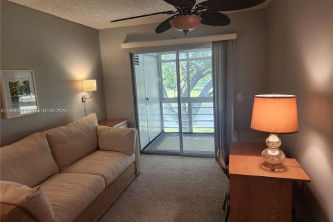 Купить кондоминиум в Дирфилд-Бич, Флорида 2 спальни, 76.18м2, № 1964960 - фото 3