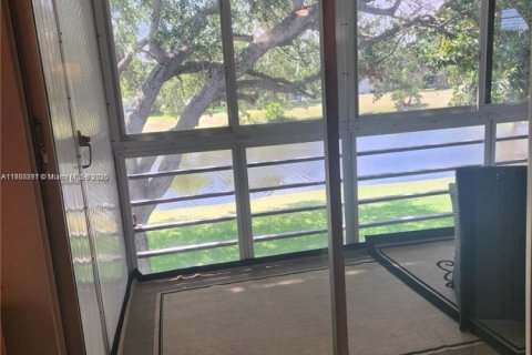 Купить кондоминиум в Дирфилд-Бич, Флорида 2 спальни, 76.18м2, № 1964960 - фото 19