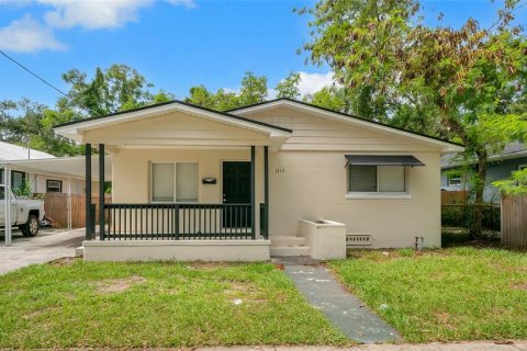 House in Tampa, Florida 3 bedrooms, 101.08 sq.m. № 2225008 - photo 2