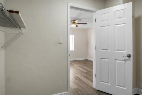 House in Tampa, Florida 3 bedrooms, 101.08 sq.m. № 2225008 - photo 28
