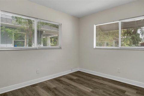 House in Tampa, Florida 3 bedrooms, 101.08 sq.m. № 2225008 - photo 20
