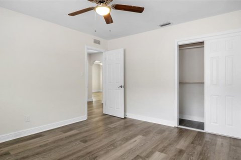 House in Tampa, Florida 3 bedrooms, 101.08 sq.m. № 2225008 - photo 17