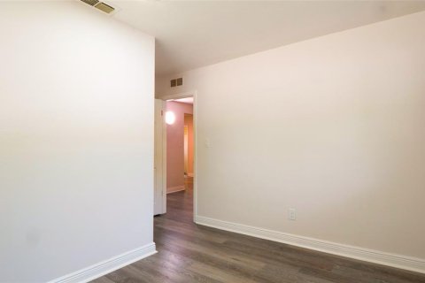 House in Tampa, Florida 3 bedrooms, 101.08 sq.m. № 2225008 - photo 23