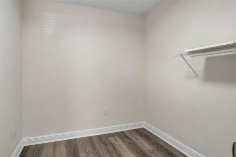 House in Tampa, Florida 3 bedrooms, 101.08 sq.m. № 2225008 - photo 18