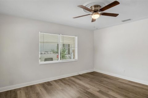 House in Tampa, Florida 3 bedrooms, 101.08 sq.m. № 2225008 - photo 21